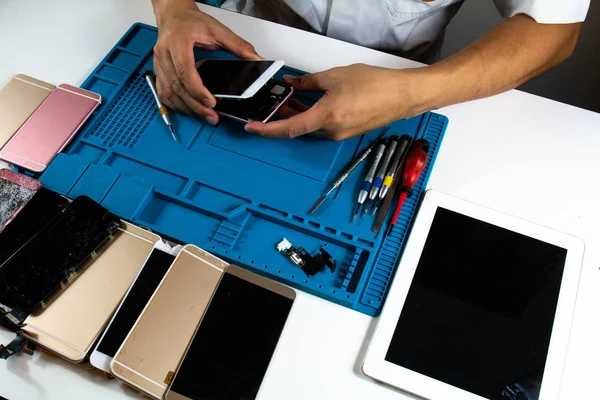 Mobile service shop